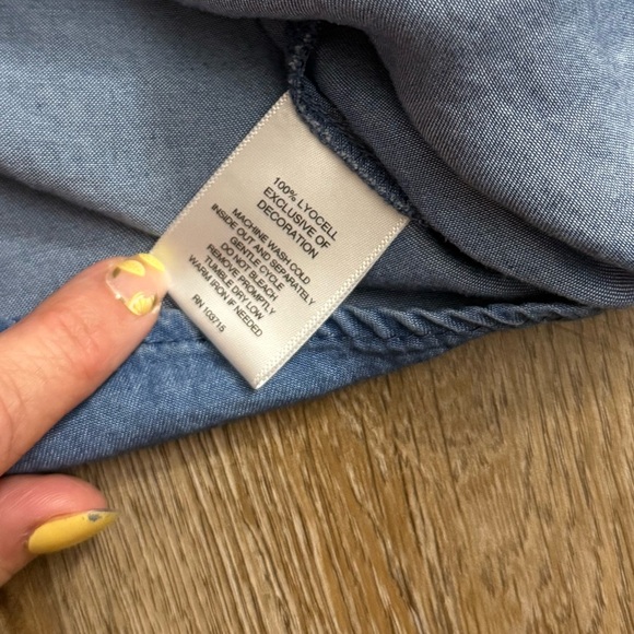 Hannah • Plus Size Puff Sleeve Chambray Blouse - Picture 5 of 7